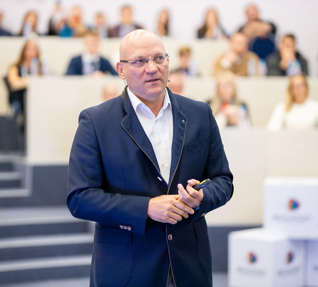 Сергей Дерябин Ведущий стратегических сессий Проведение стратегических сессий